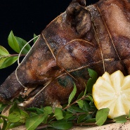 Roast suckling pig (photo Digital Photonet)