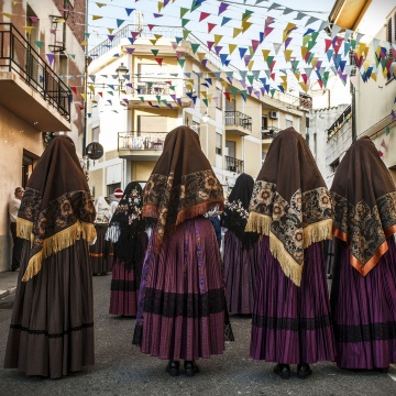 Fête de St. Lussorio, les femmes en costume (photo Digital Photonet Arbus)
