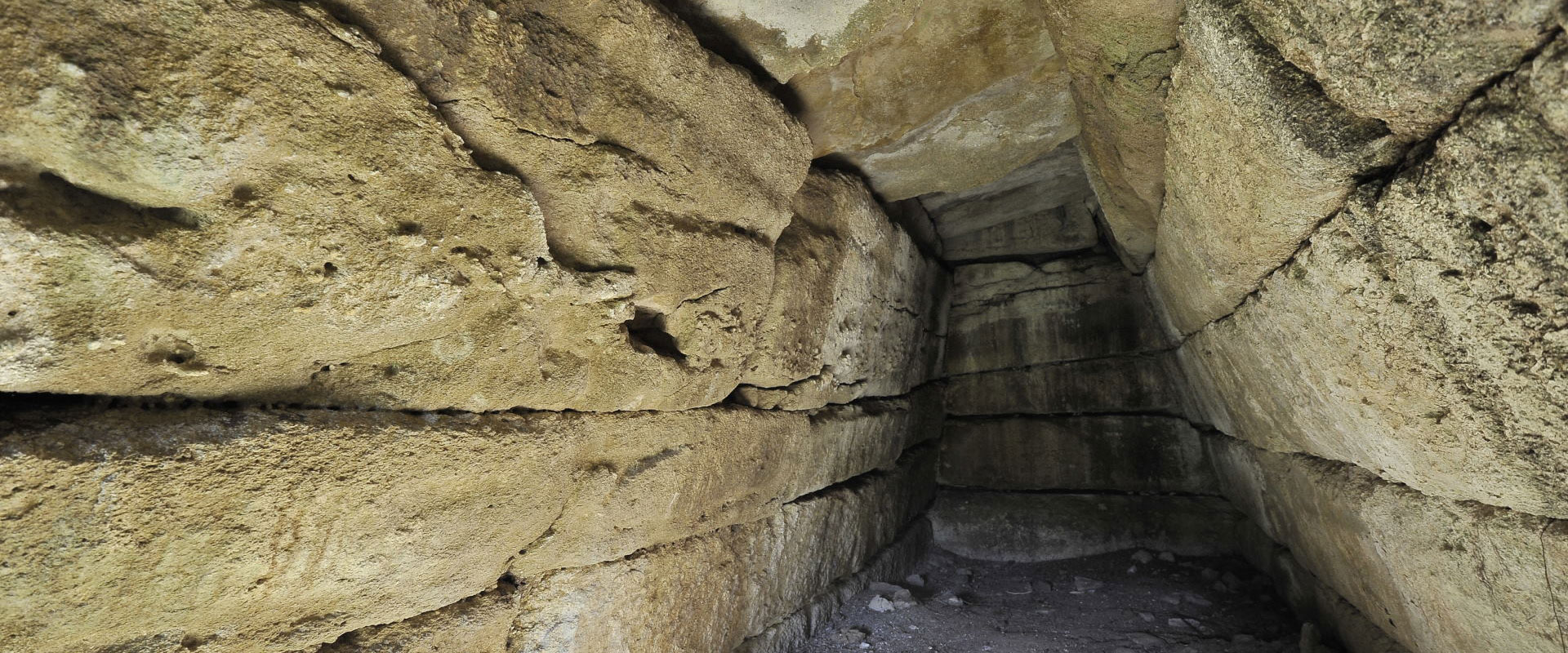 ArbusTurismo - Tomba di giganti di Bruncu Espis (foto Ivo Piras)